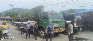 Satlantas Polresta Padang, Dishub dan POM AD Tertibkan Parkir Liar di Jalur Bypass Padang