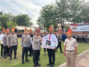 Mendukung Kinerja, Kapolda Sumbar Berikan Hadiah Umroh Gratis kepada Personel Berprestasi