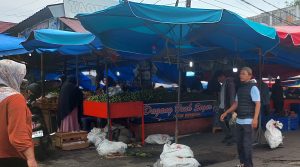 Pasar Raya Padang Tetap Berdenyut di Tengah Aksi Unjuk Rasa