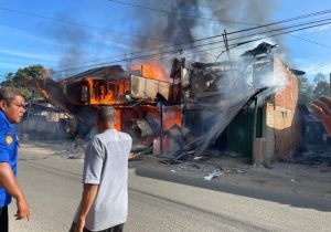 Kebakaran Hanguskan Empat Ruko di Limbanan Baruah, Warga Panik Berhamburan