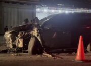 Dentuman di Jalan Adinegoro, Pajero Sport Tabrak Pohon Pelindung