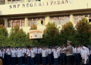 Polresta Padang Adakan Kegiatan Police Goes to School, Polantas Menyapa Pelajar SMP Negeri 1 Padang