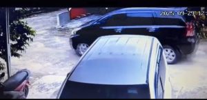 Pencurian Mobil Terekam CCTV di Kawasan Kuranji