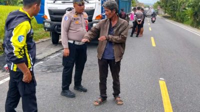 Gerak Cepat Unit Laka Lantas Polres Padang Pariaman Tangani Kecelakaan Maut di Guguak Kayu Tanam