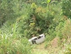 Mobil Terjun ke Jurang Sedalam 30 Meter di Jalur Padang–Solok