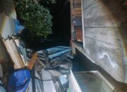 Gelombang Malam yang Menggerus Rumah Warga di Pantai Air Manis