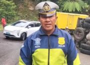 Truk Terguling di Sitinjau Lauik, Macet Mengular hingga Empat Kilometer: Belasan Personel Polsek Lubuk Kilangan Dikerahkan