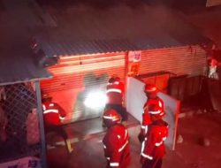 Api Lahap Toko Grosir di Padang Timur, Kerugian Capai Rp25 Juta