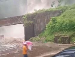 Air Terjun Lembah Anai Meluap, Akses Padang–Bukittinggi Ditutup Sementara
