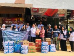 Kemenkum Sumbar salurkan bantuan banjir bandang di Padang