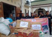 Bawaslu Sumbar Salurkan Bantuan Korban Bencana di Dua Kabupaten