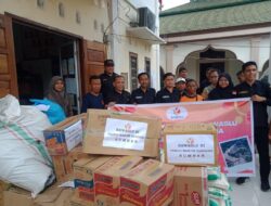 Bawaslu Sumbar Salurkan Bantuan Korban Bencana di Dua Kabupaten