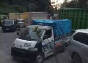 Jalur Padang–Solok Lumpuh Total, Truk Mogok dan Saling Serobot Picu Kemacetan Parah