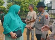 Warga Menangis Haru, Kapolresta Padang Tegaskan Komitmen Polisi di Lokasi Banjir