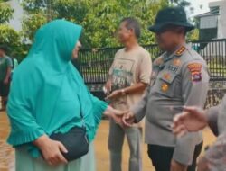 Warga Menangis Haru, Kapolresta Padang Tegaskan Komitmen Polisi di Lokasi Banjir