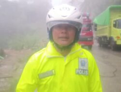 Dua Mobil Rusak di Sitinjau Lauik, Satlantas Polresta Padang Terapkan Sistem Buka Tutup Arus