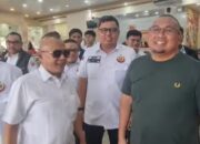 Pengacara Kondang Boy London Selalu Dampingi Andre Rosiade dan Sekjen DPP IKM Braditi Moulevey Rajo Mudo,Salurkan Bantuan untuk Korban Bencana di Sumbar