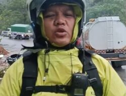 Truk Tronton Terguling di Sitinjau Lauik, Arus Lalu Lintas Padang–Solok Kembali Lancar, Puluhan Personil Lalu Lintas Polresta Padang Diturunkan