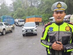 Arus Lalu Lintas Solok–Padang Sempat Melambat, Kasat Lantas Pastikan Kondisi Terkini Terkendali