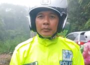 Truk Rusak di Sitinjau Lauik, Polisi Lalu Lintas Polresta Padang Tetap Atur Arus Meski Diguyur Hujan Deras