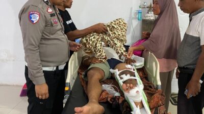 Motor Tabrak Mobil L300 di Jalan Solok–Padang, Satu Pengendara Alami Patah Tulang