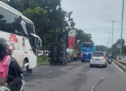 Pertamina Klaim BBM Aman, Warga Padang Masih Antre Berjam-jam