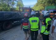 Laka Beruntun Tiga Truk, Jalur Padang–Solok Lumpuh Total Selama 7 Jam, Polisi Masih Lakukan Evakuasi Truk