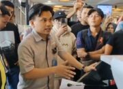 Penumpang Ricuh, Puluhan Penumpang Air Super Jet Protes Delay Penerbangan Padang–Jakarta