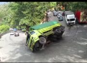 Truk Batu Bara Terguling, Jalur Padang–Solok Tak Bisa Dilalui