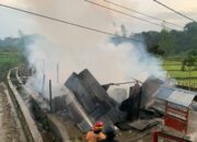 Rumah Warga di Lubuk Kilangan Dilalap Api, Damkar Padang Kerahkan Tujuh Armada