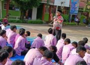 Di Hadapan Siswa SMAN 8 Padang, Ketua DPRD Sumbar Muhidi Tekankan Ilmu, Jujur dan Kerja Keras Kunci Kesuksesan