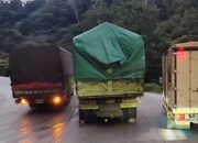 Truk Mogok di Tanjakan Sitinjau Lauik Picu Antrean Kendaraan