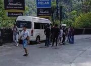 Rem Blong di Tikungan Sitinjau Lauik, Dua Mobil Terlibat Tabrakan